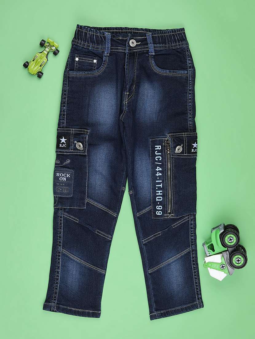 boys solid mid rise regular fit cargo