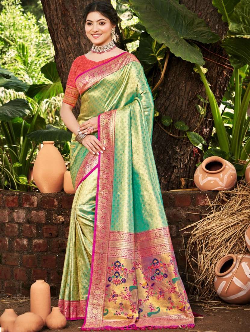 women self design kanjivaram saree with blouse