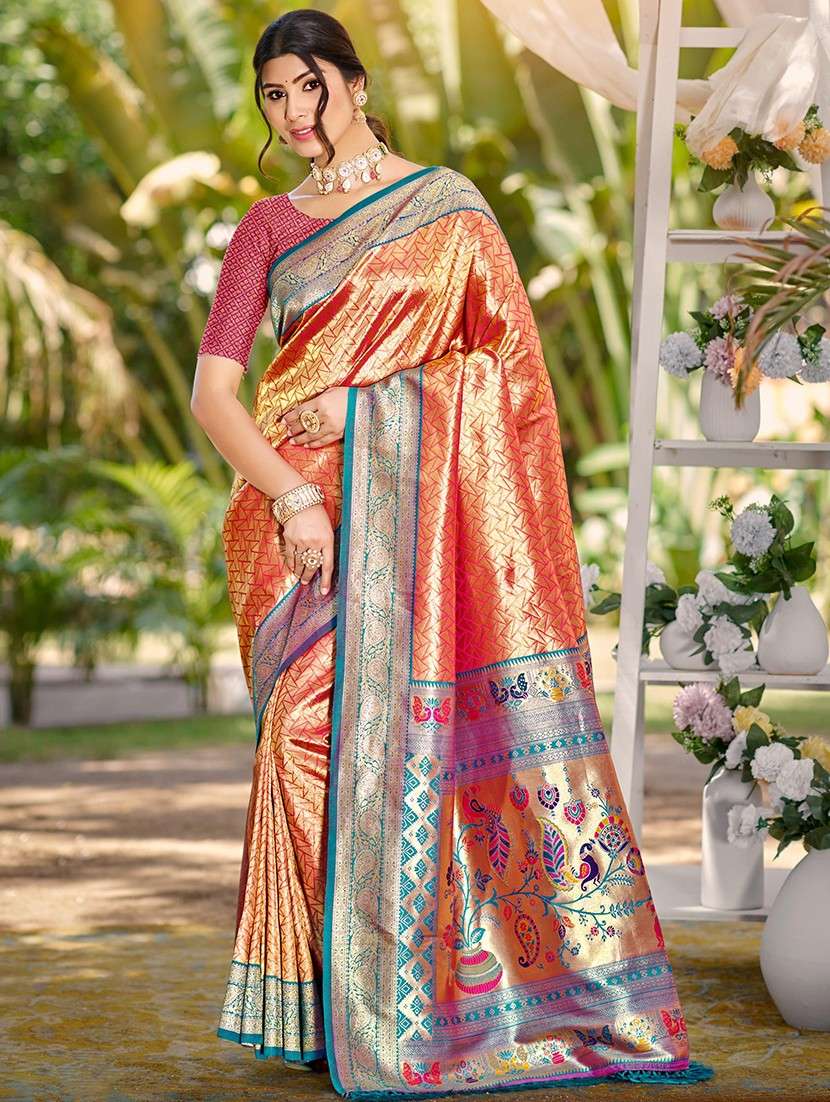 women self design kanjivaram saree with blouse