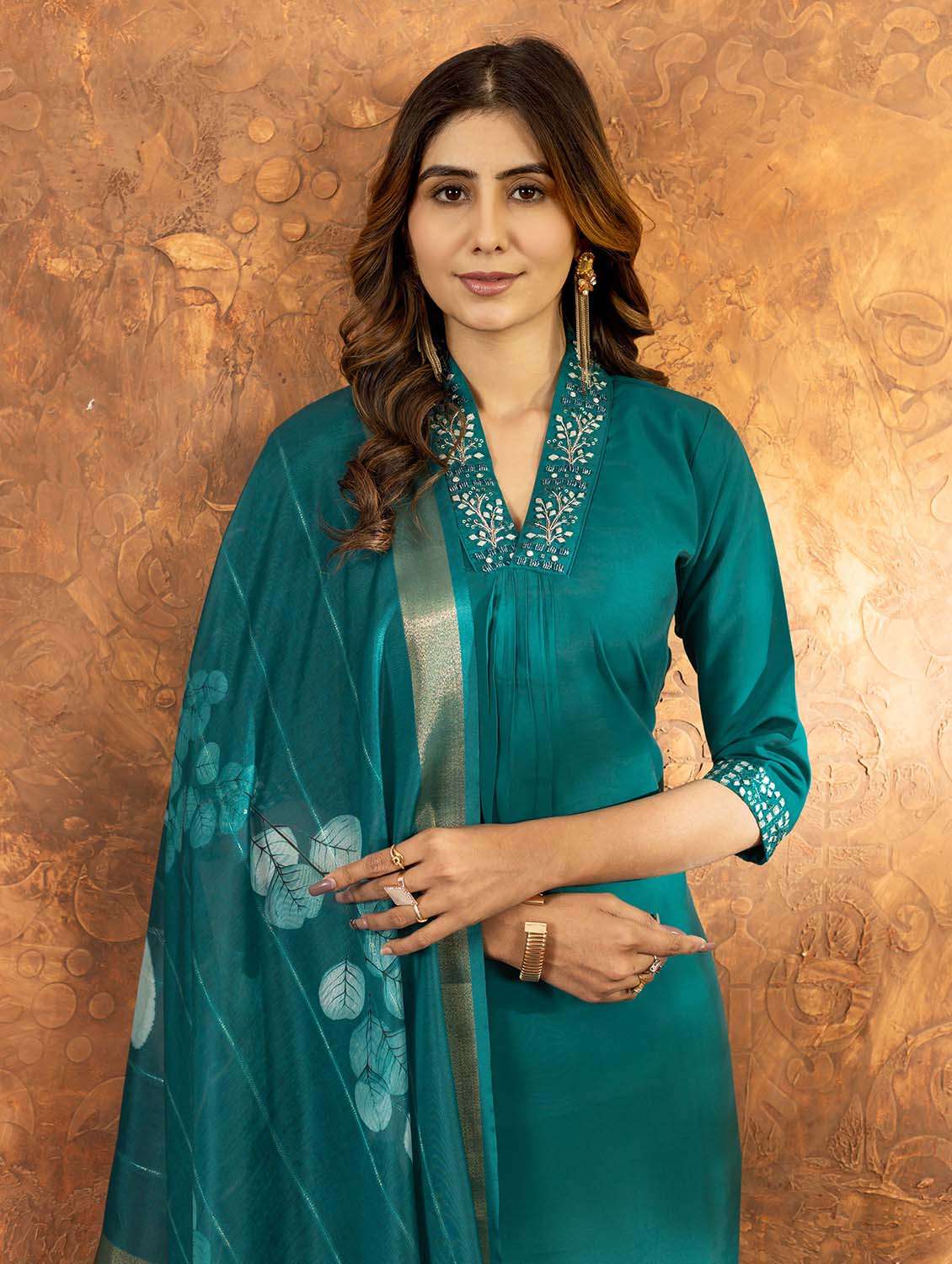 women embroidered three quarter sleeve kurta pant with dupatta set - 22053742 -  Standard Image - 3