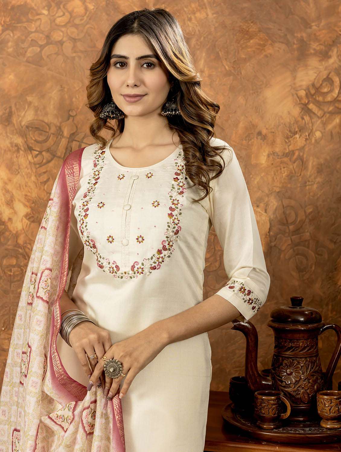 women embroidered three quarter sleeve kurta pant with dupatta set - 22053764 - Standard Image - 5