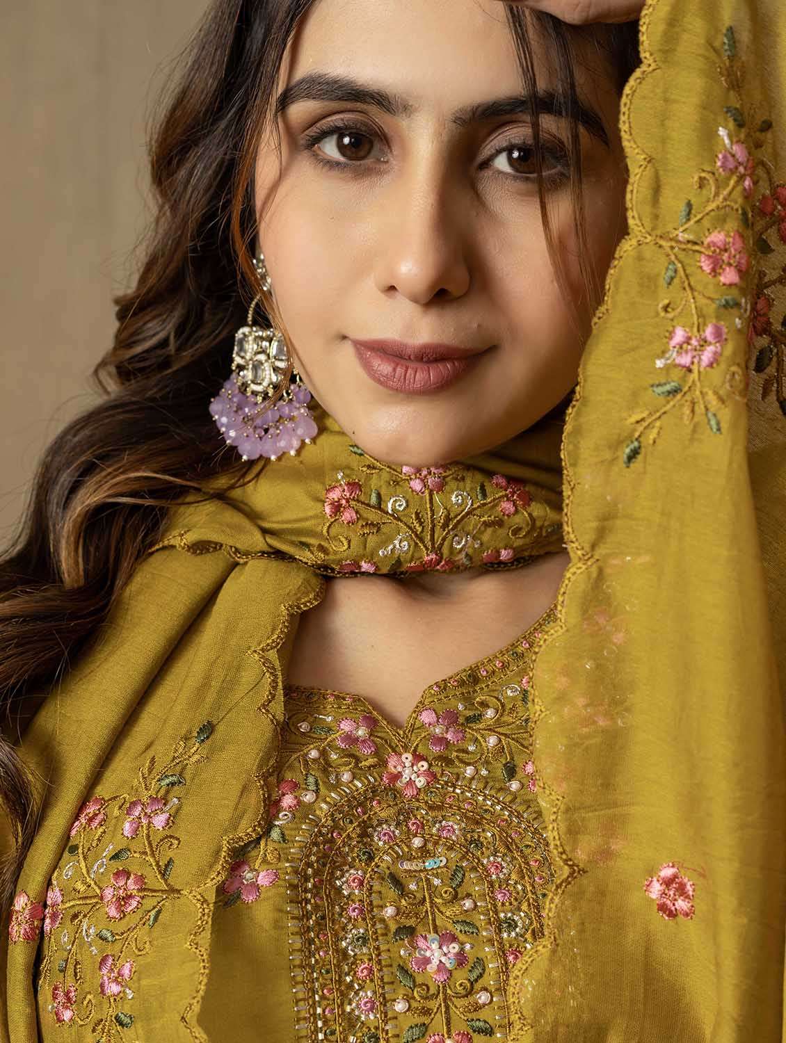 women embroidered three quarter sleeve kurta pant with dupatta set - 22053774 -  Standard Image - 5