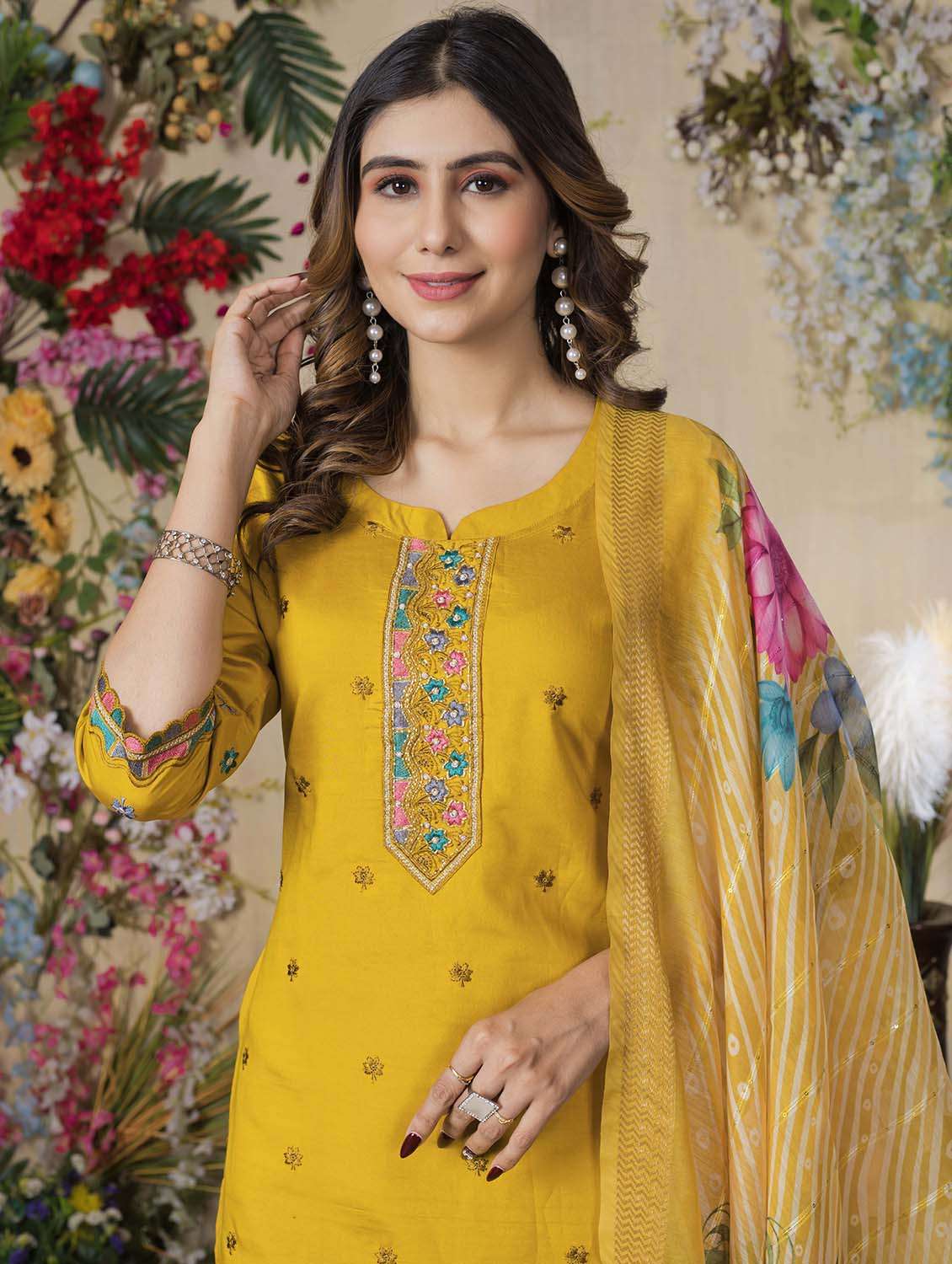 women embroidered three quarter sleeve kurta pant with dupatta set - 22053780 - Standard Image - 5