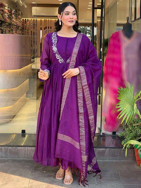 women embroidered three quarter sleeve kurta pant with dupatta set - 22053794 -  Standard Image - 3