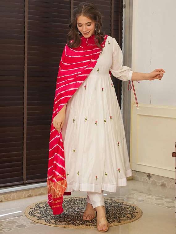 off white chanderi straight kurta - 22053800 - Standard Image - 3