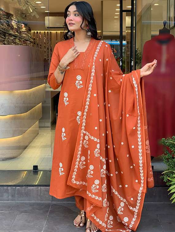 women embroidered three quarter sleeve kurta pant with dupatta set - 22053814 -  Standard Image - 3