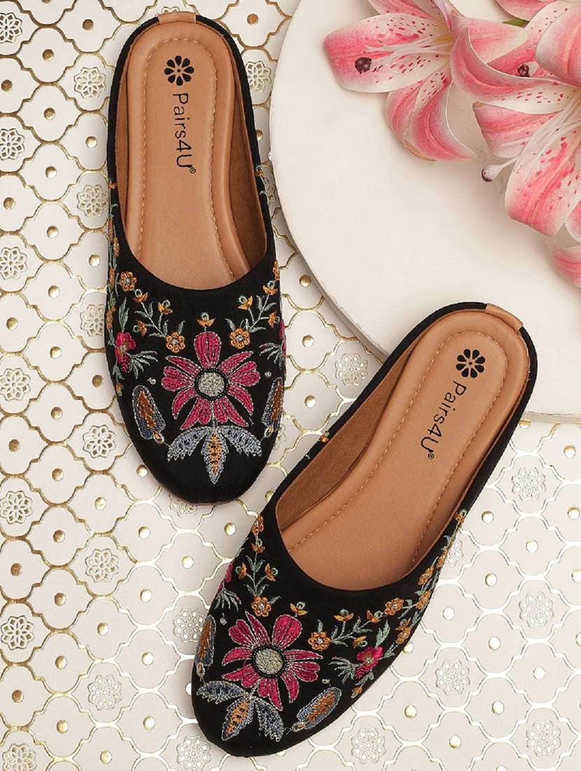 women embroidered slip on juti