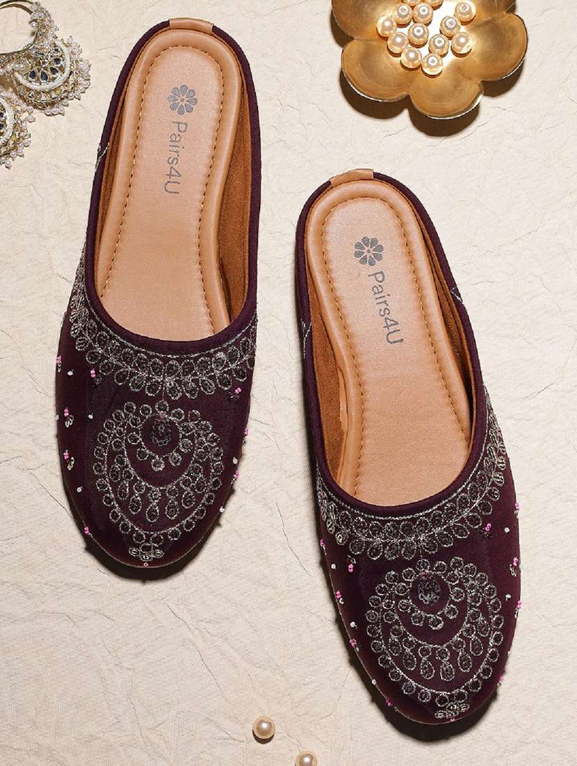 women embroidered slip on juti - 22053853 - Zoom Image - 0