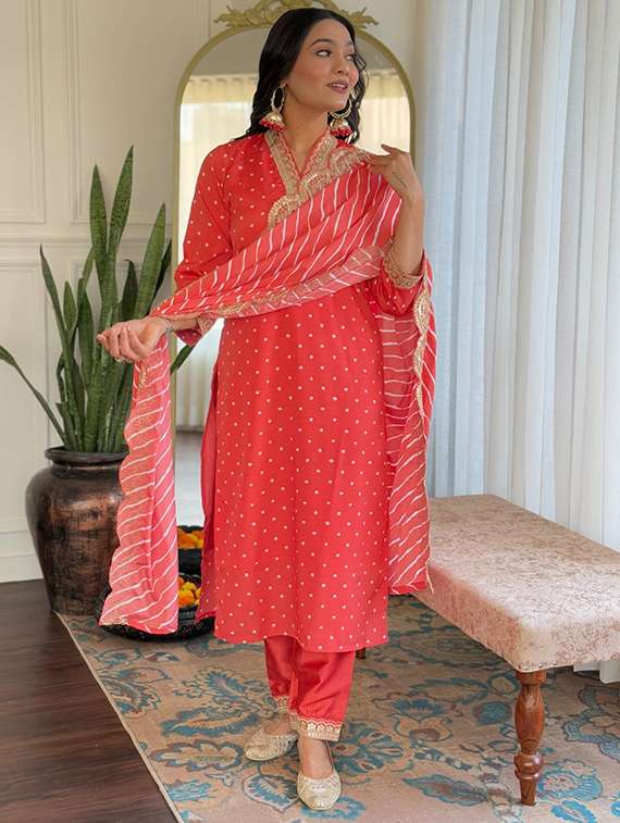 red silk blend straight kurta - 22053863 - Standard Image - 3