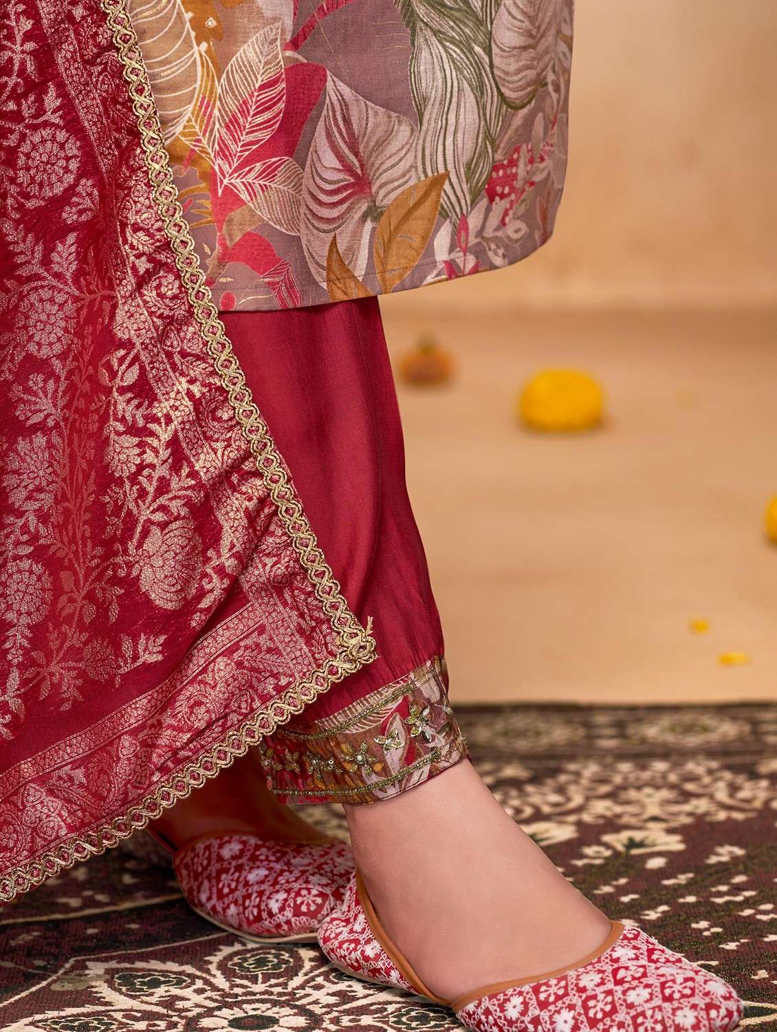 women floral three quarter sleeve kurta pant with dupatta set - 22054124 - Standard Image - 5