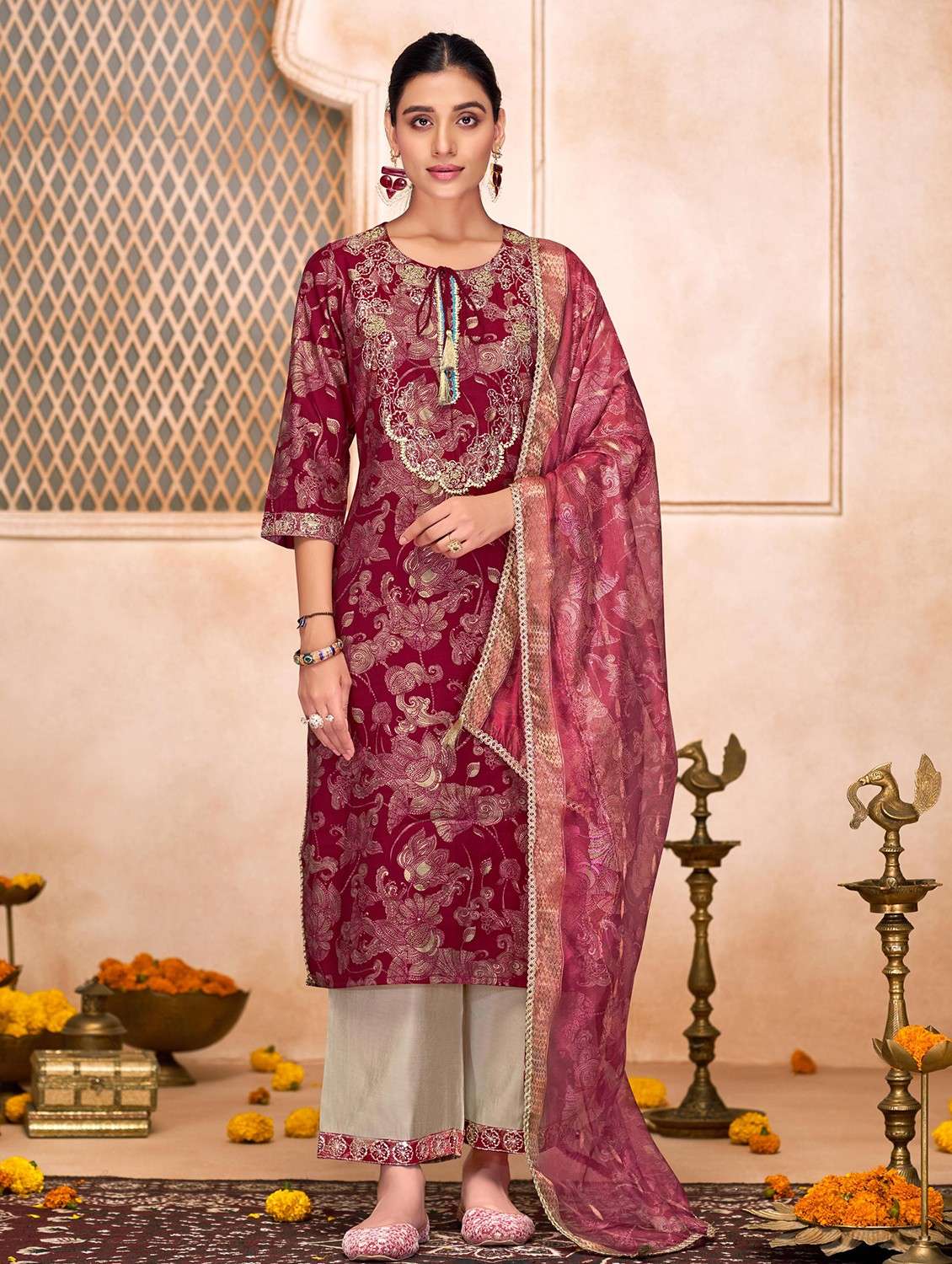 women floral three quarter sleeve kurta pant with dupatta set