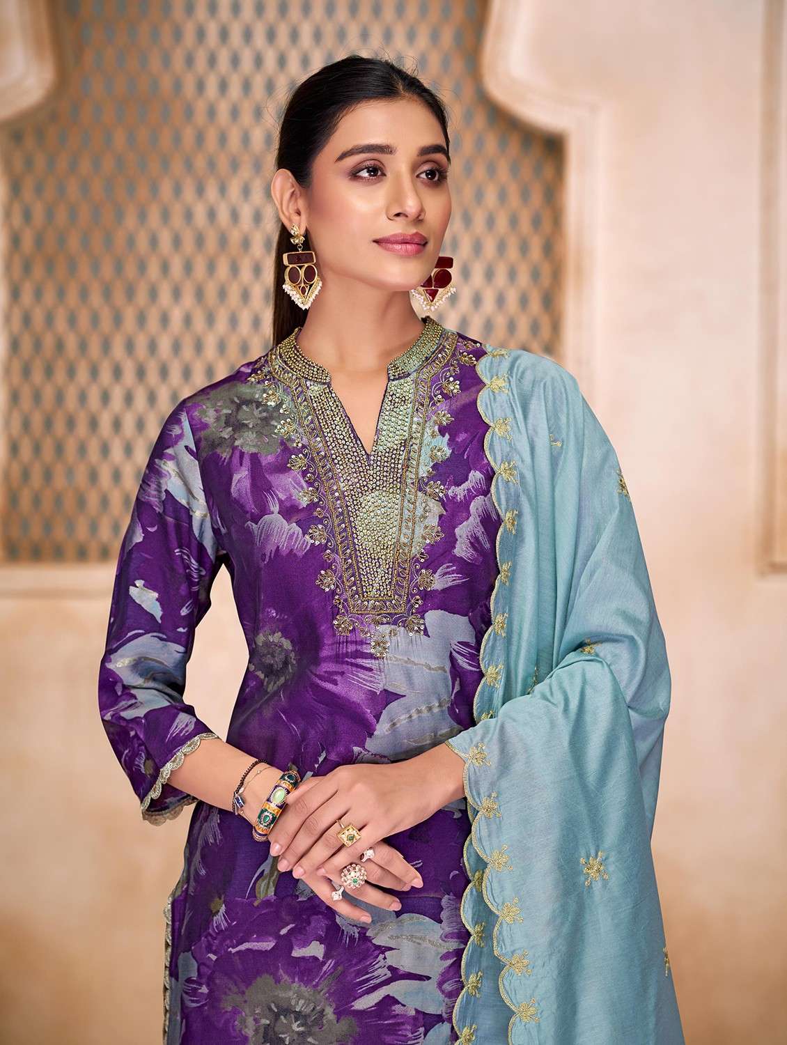 women floral three quarter sleeve kurta pant with dupatta set - 22054132 -  Standard Image - 3