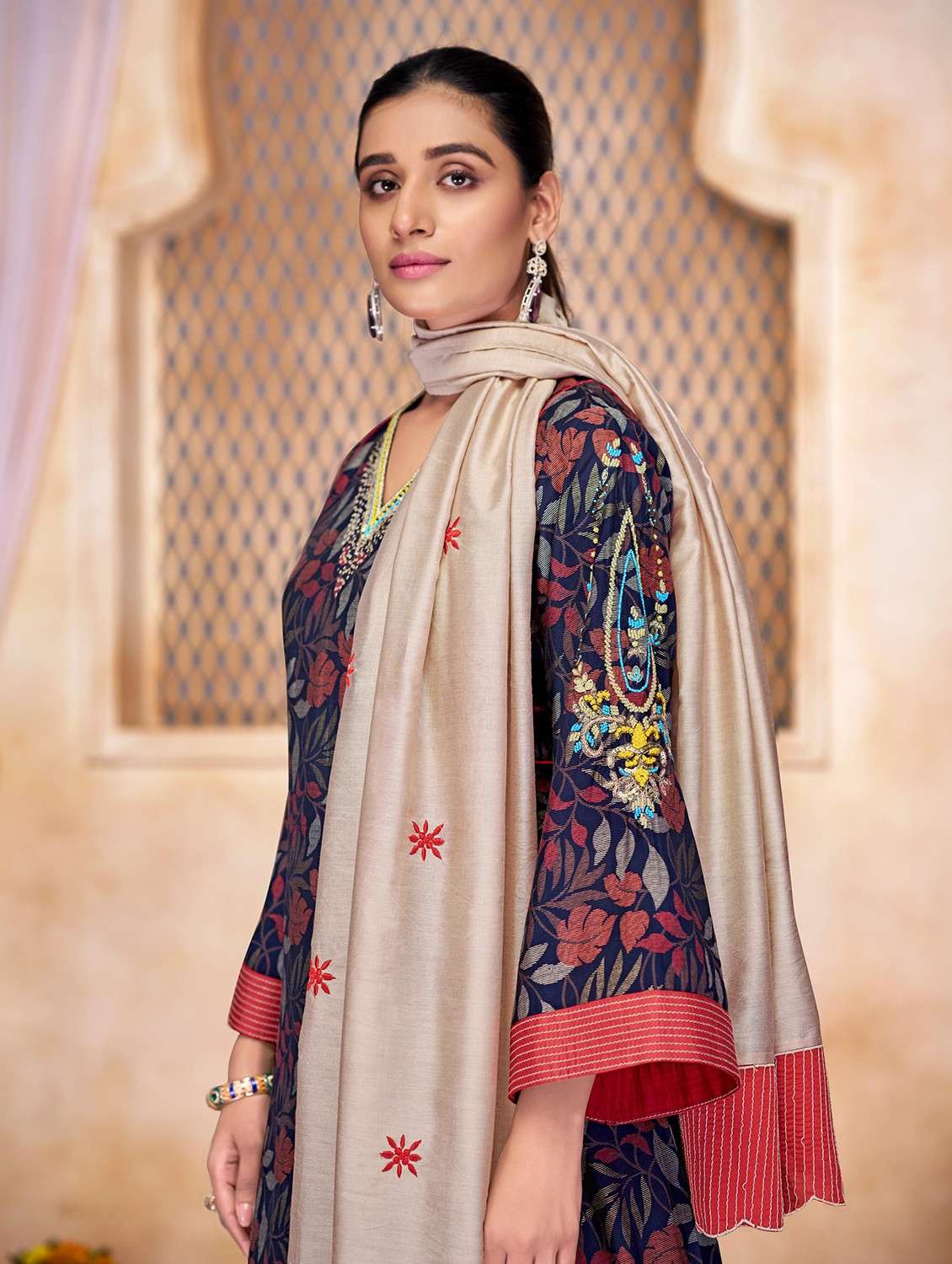 women three quarter sleeve kurta pant with dupatta set - 22054134 -  Standard Image - 3