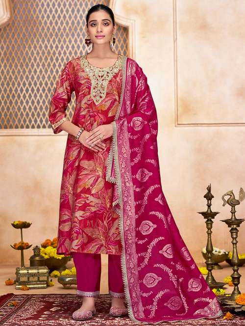 women three quarter sleeve kurta pant with dupatta set - 22054136 -  Standard Image - 0