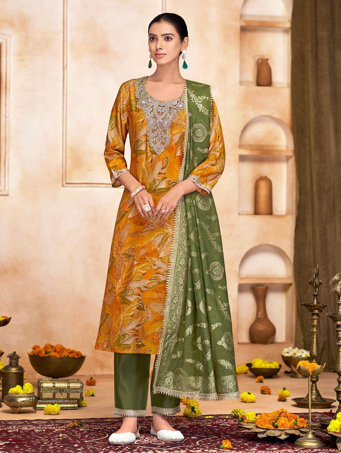 women three quarter sleeve kurta pant with dupatta set