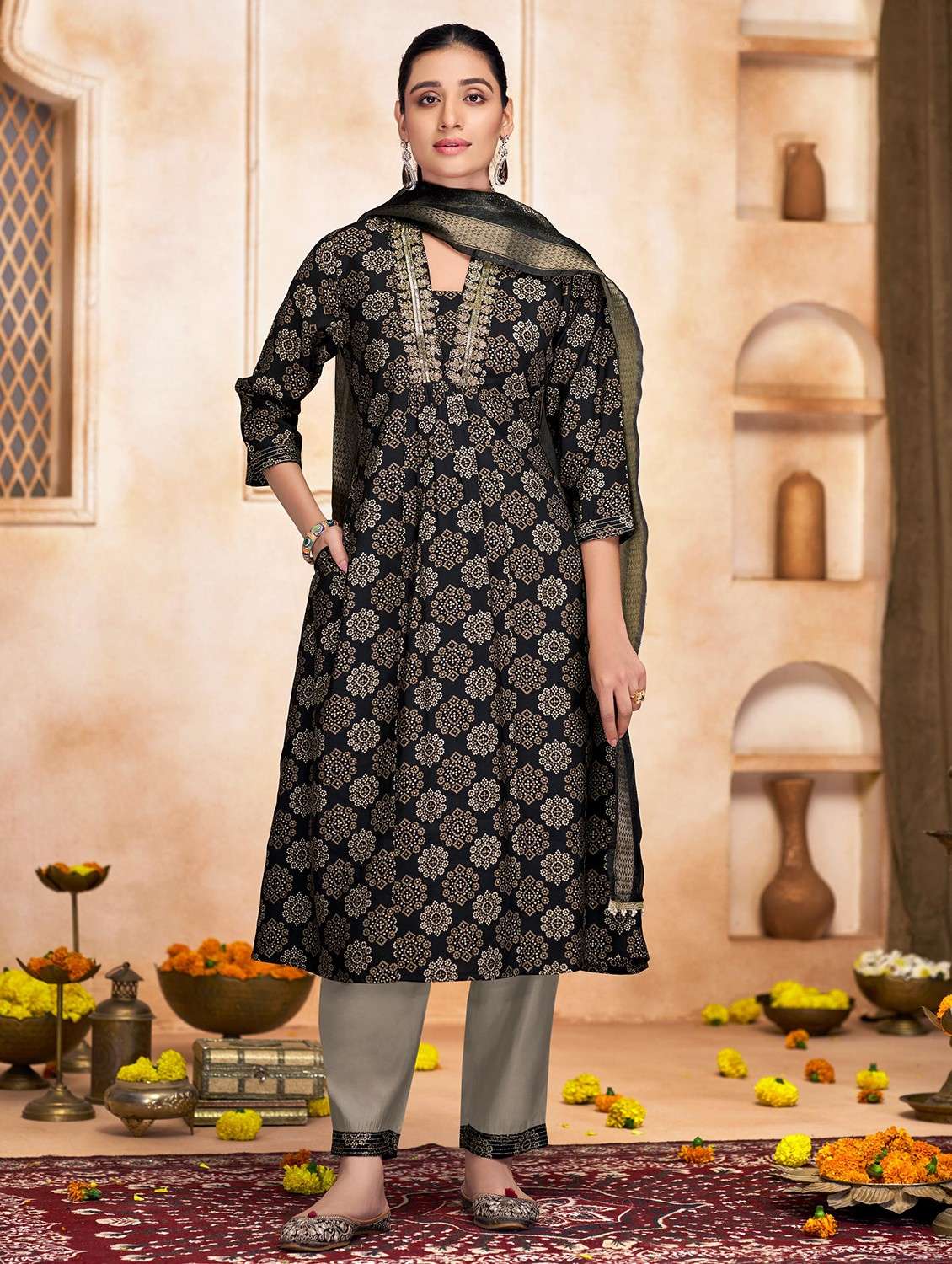 women three quarter sleeve kurta pant with dupatta set - 22054138 - Zoom Image - 0