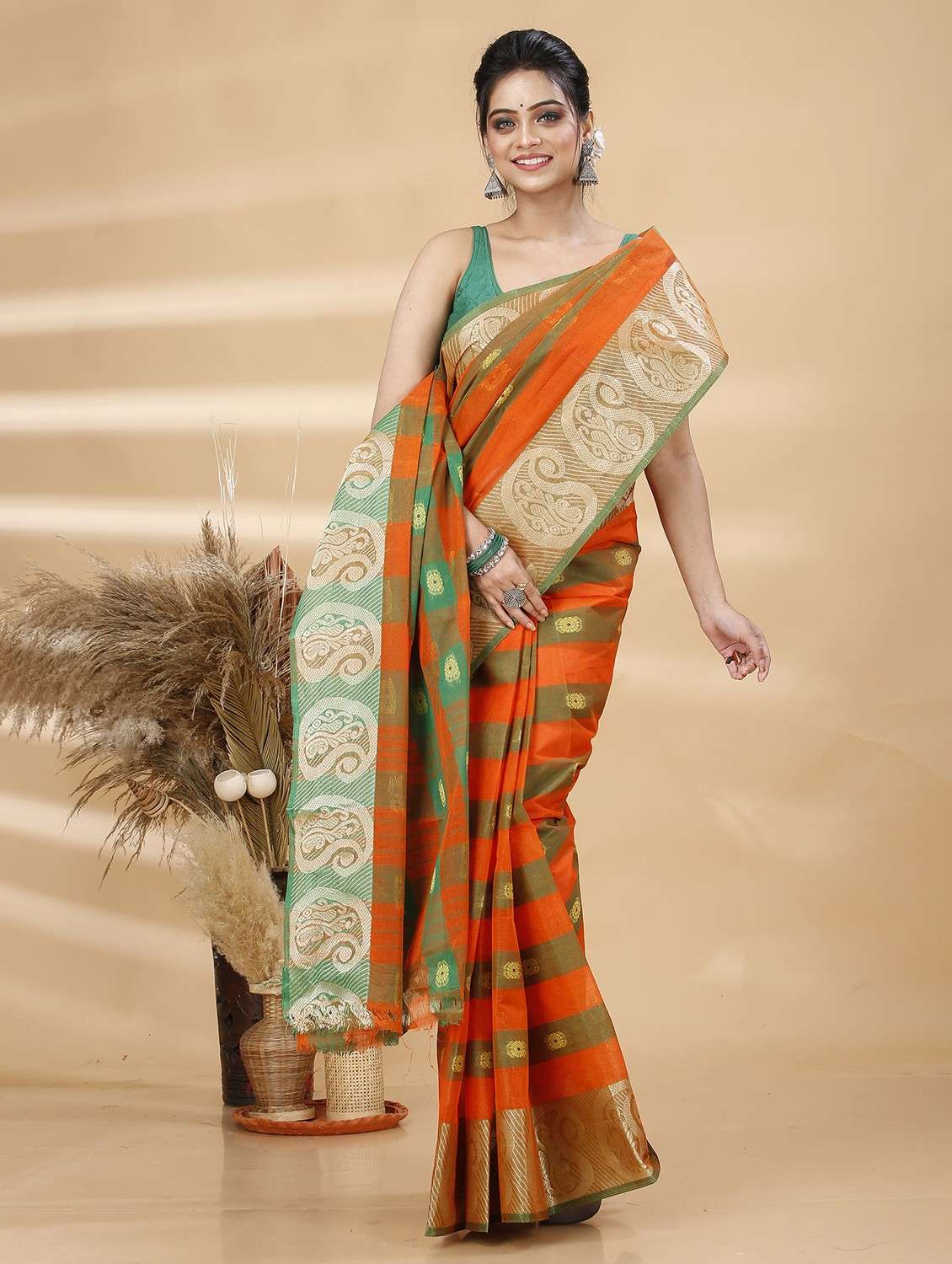 orange cotton blend tant saree - 22055449 - Standard Image - 3