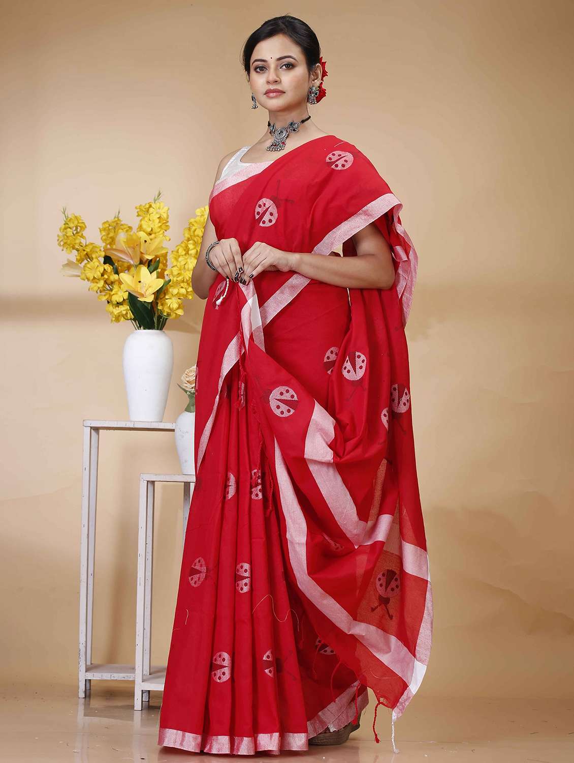 red cotton handloom saree - 22055476 - Standard Image - 3