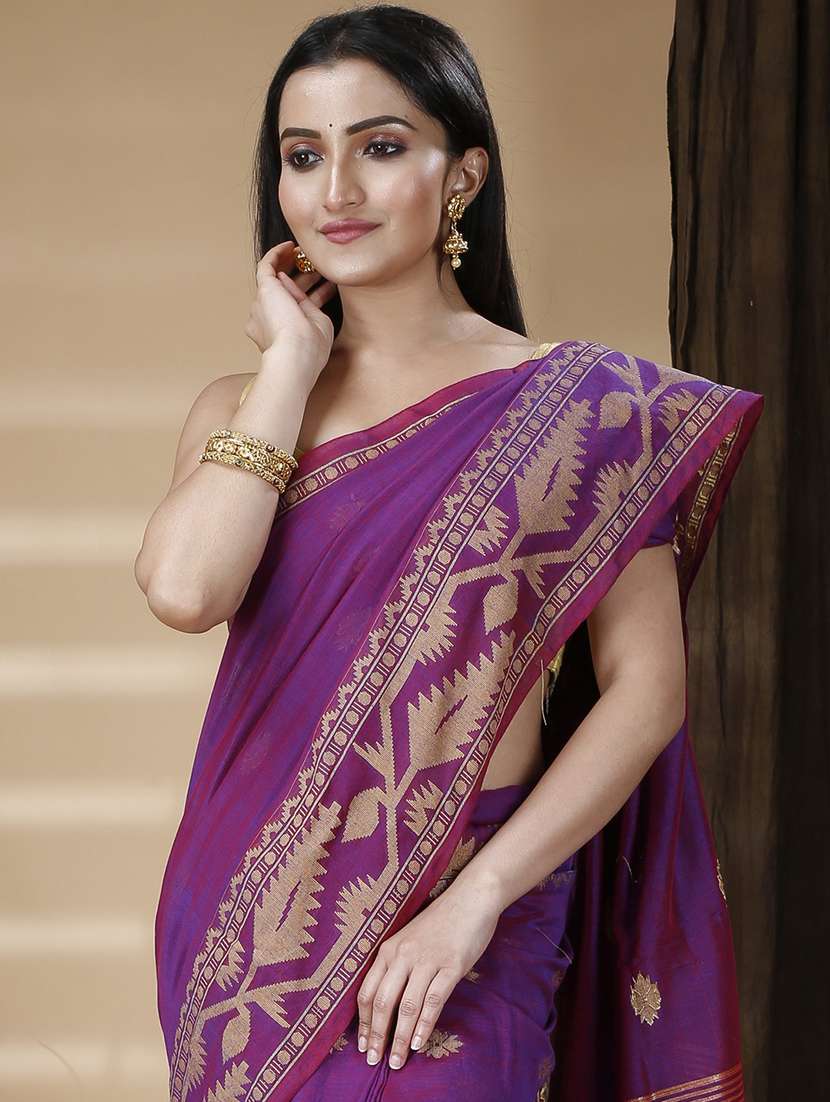 purple cotton handloom saree - 22055564 - Standard Image - 5
