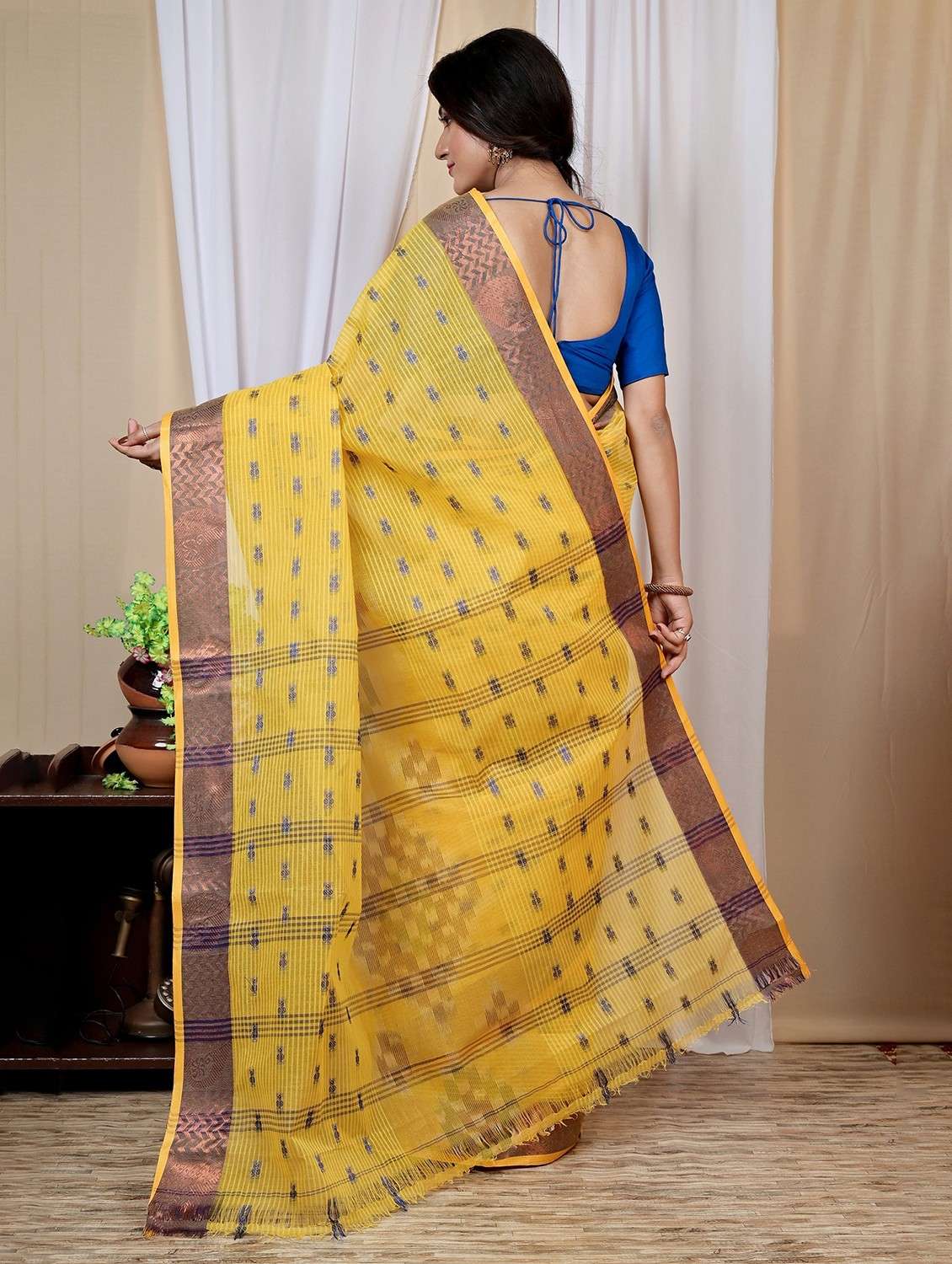 yellow cotton tant saree - 22056456 - Standard Image - 3