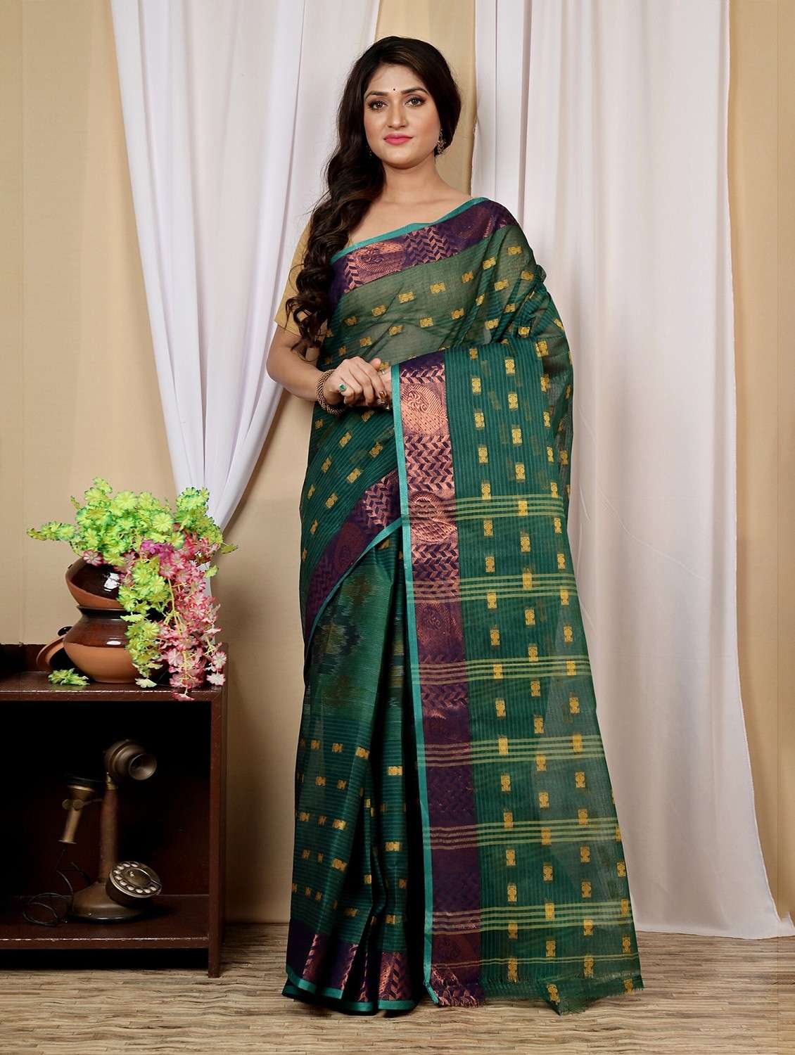 olive cotton tant saree - 22056808 - Standard Image - 3