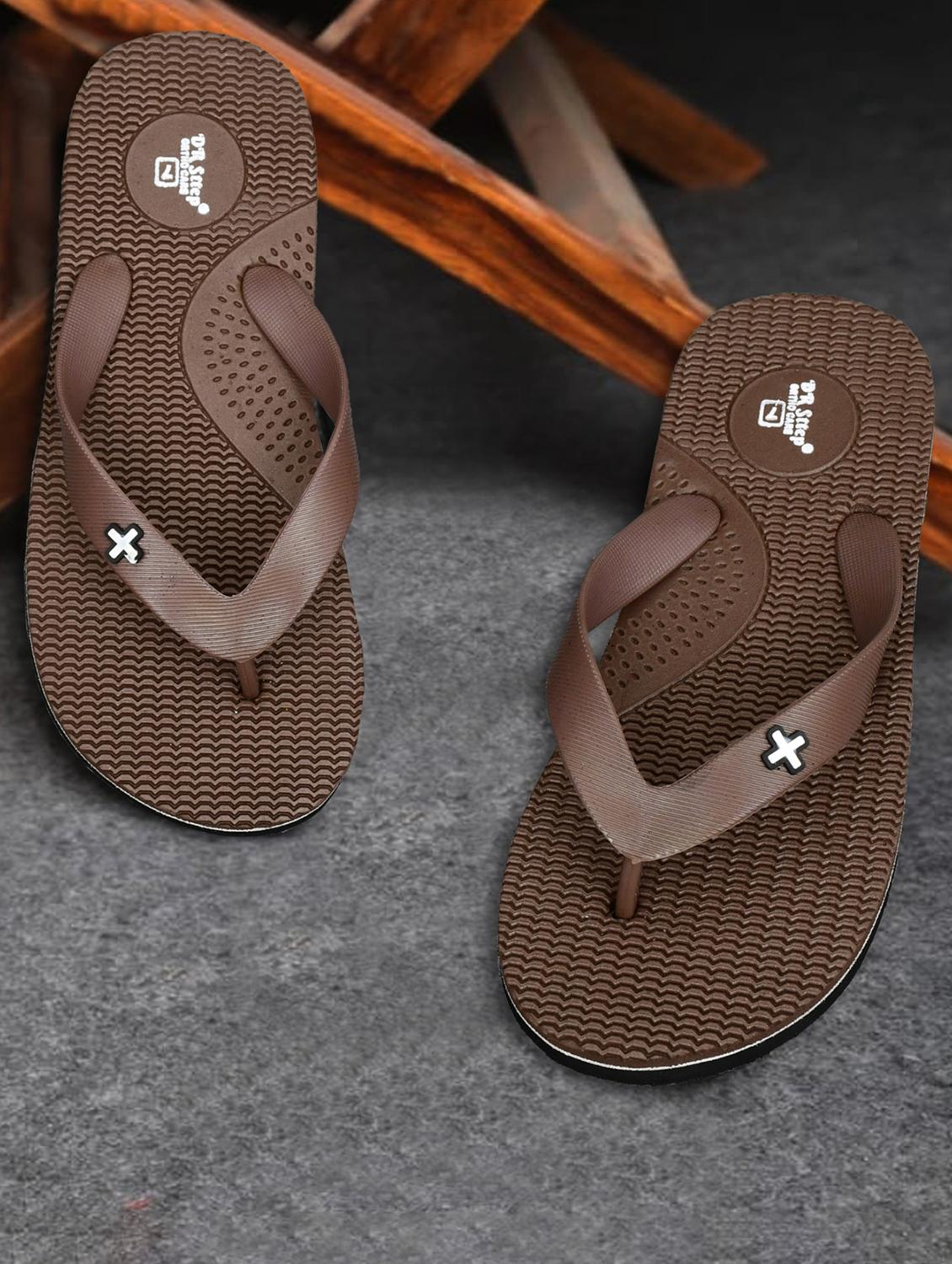 men brown solid flip flop