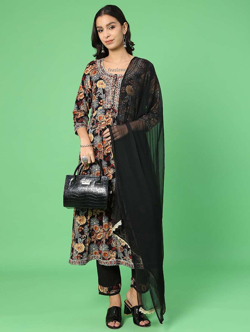 women floral three quarter sleeve kurta pant with dupatta set