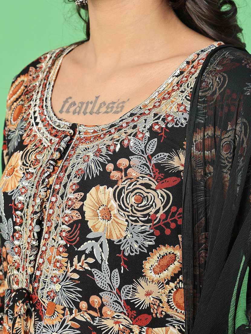 women floral three quarter sleeve kurta pant with dupatta set - 22057023 -  Standard Image - 5