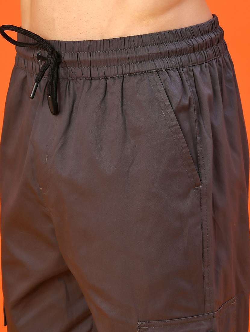 men solid mid rise cargo - 22057401 -  Standard Image - 5