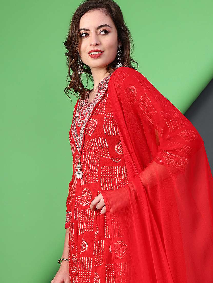 women printed kurta and pant set with dupatta - 22057486 -  Standard Image - 3