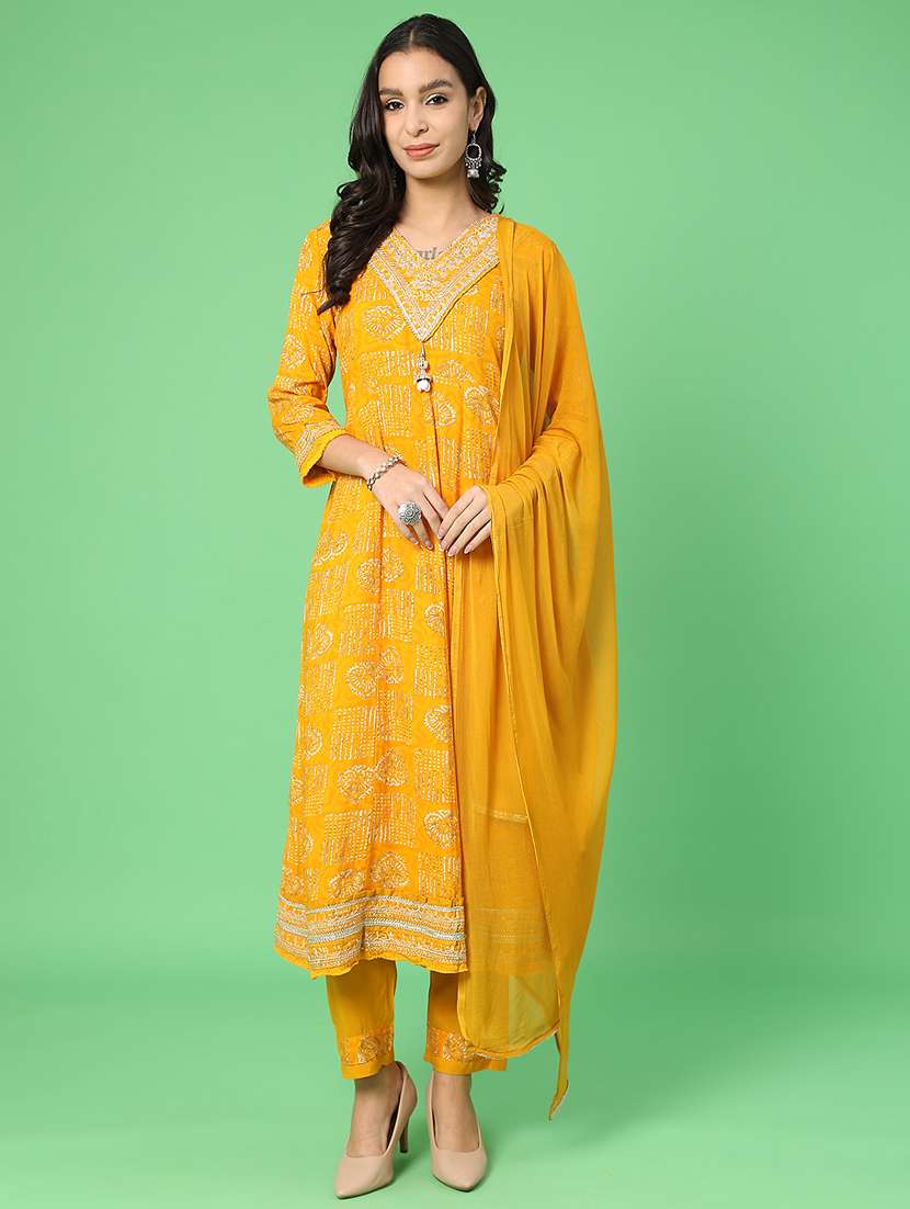 women printed three quarter sleeve kurta pant with dupatta set