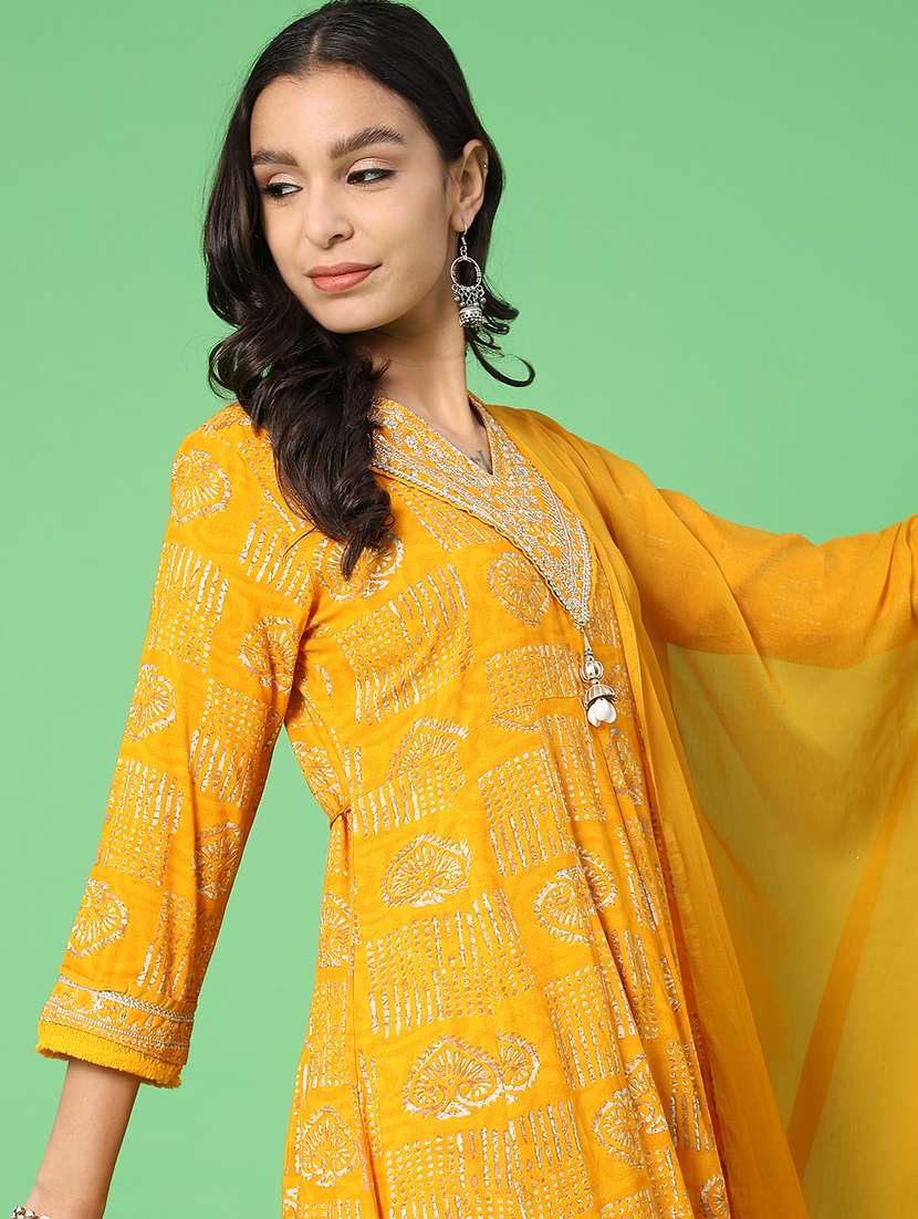 women printed three quarter sleeve kurta pant with dupatta set - 22057487 -  Standard Image - 3