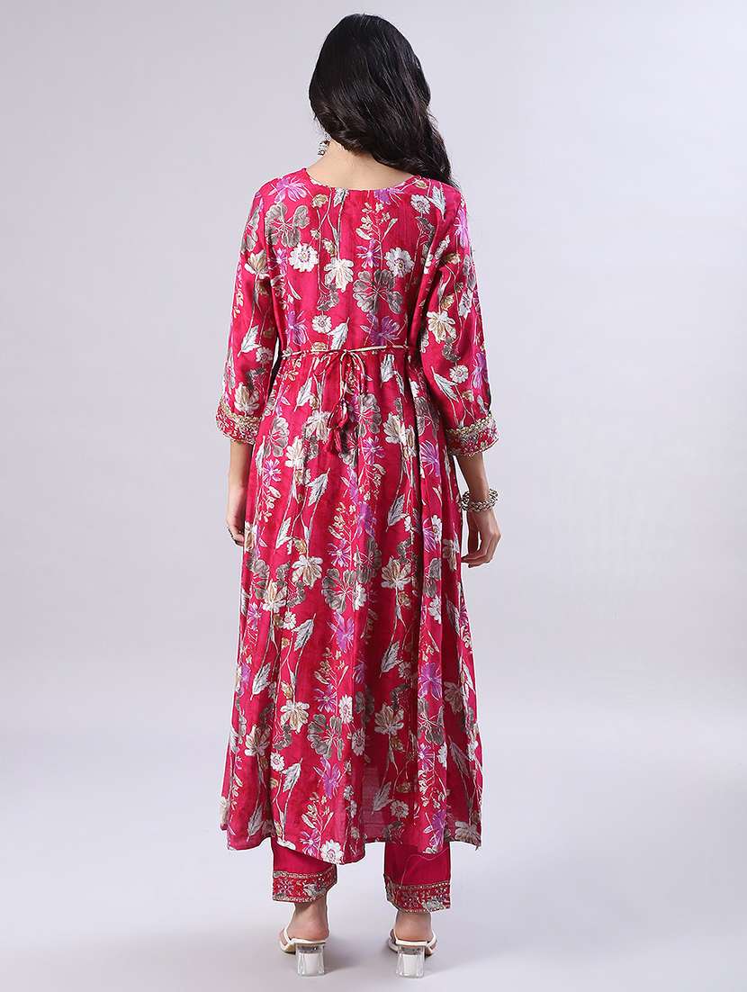 women three quarter sleeve kurta and pant with dupatta - 22057490 -  Standard Image - 3