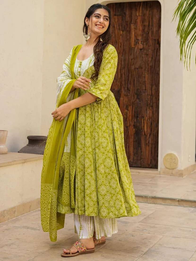 women three quarter sleeve kurta palazzo with dupatta set - 22057661 - Standard Image - 3