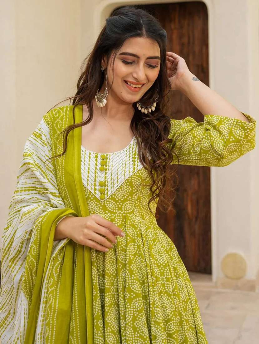 women three quarter sleeve kurta palazzo with dupatta set - 22057661 - Standard Image - 5