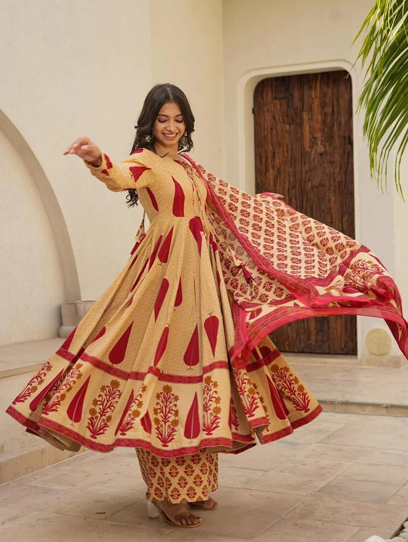 women three quarter sleeve kurta palazzo with dupatta set - 22057664 - Standard Image - 3