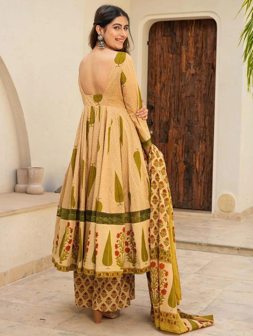 women three quarter sleeve kurta palazzo with dupatta set - 22057665 - Standard Image - 3