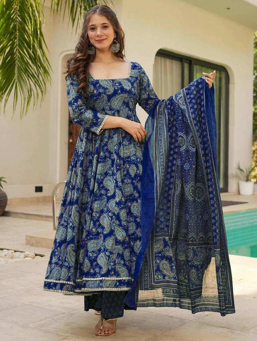 women three quarter sleeve kurta palazzo with dupatta set - 22057668 - Zoom Image - 0
