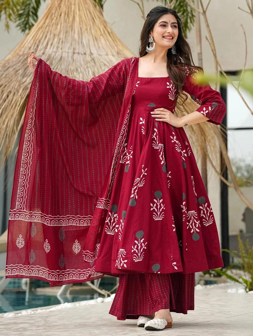 women three quarter sleeve kurta palazzo with dupatta set - 22057669 - Zoom Image - 0