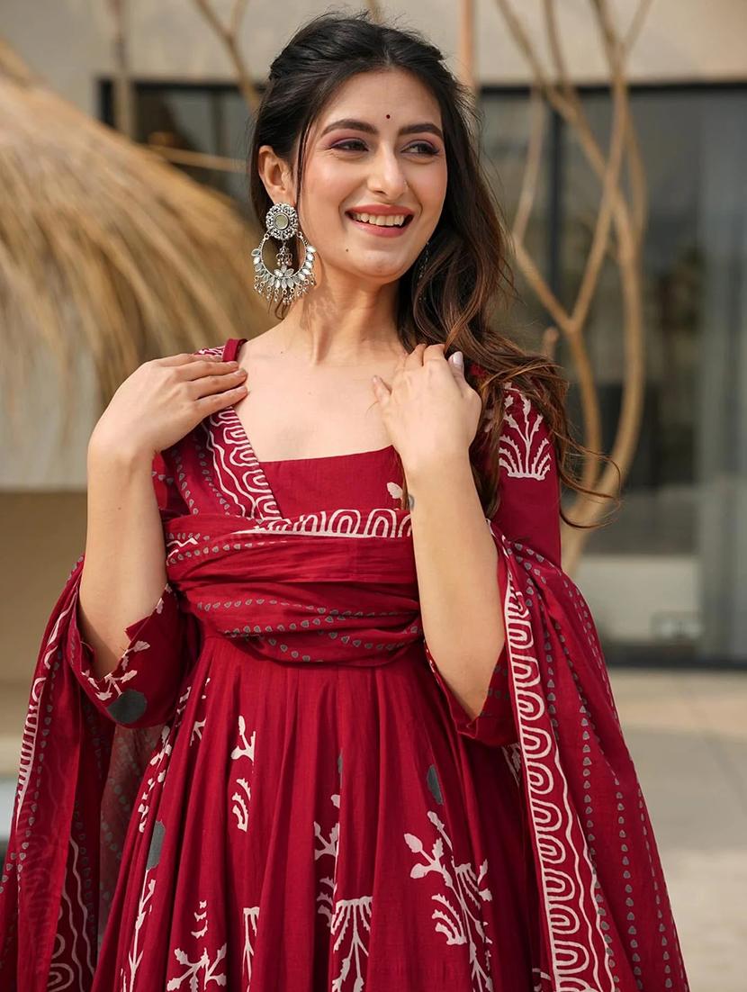 women three quarter sleeve kurta palazzo with dupatta set - 22057669 - Standard Image - 5