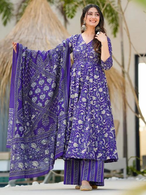 women three quarter sleeve kurta palazzo with dupatta set - 22057675 - Standard Image - 0