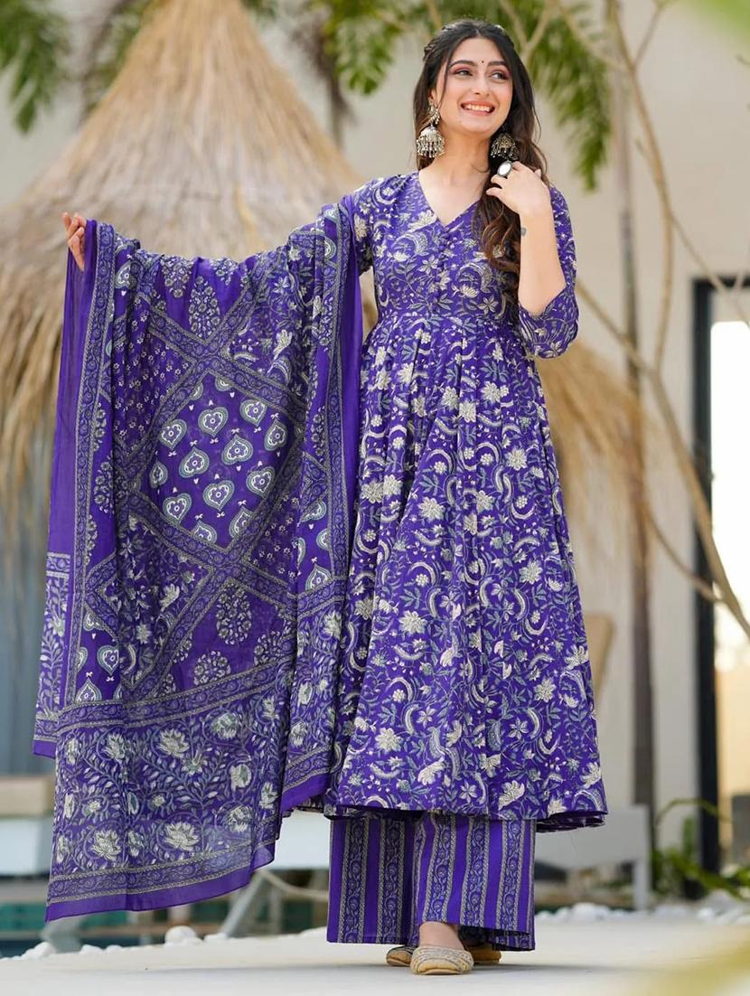 women three quarter sleeve kurta palazzo with dupatta set - 22057675 - Zoom Image - 0
