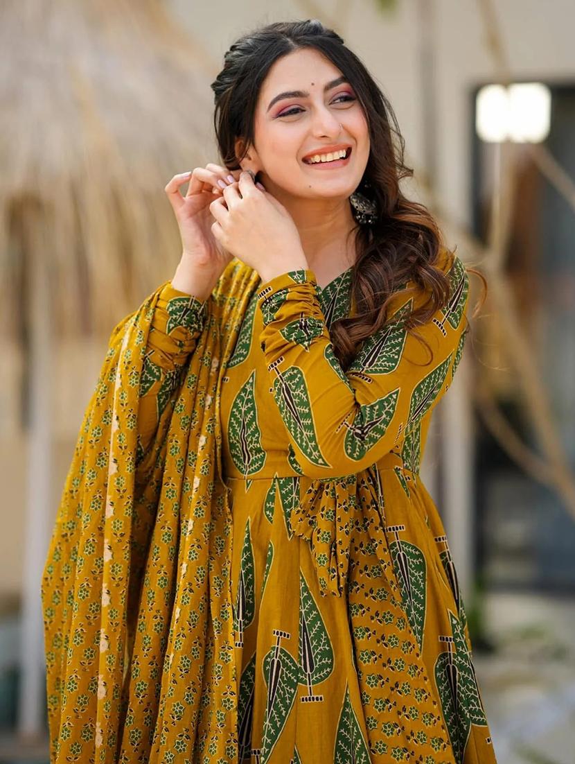 women printed long sleeve kurta palazzo with dupatta set - 22057676 - Standard Image - 5