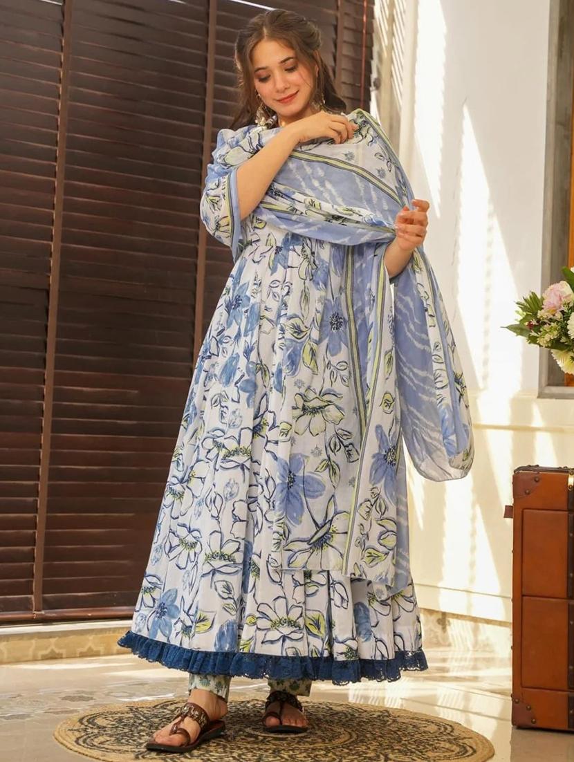 women floral sleeveless kurta pant with dupatta set