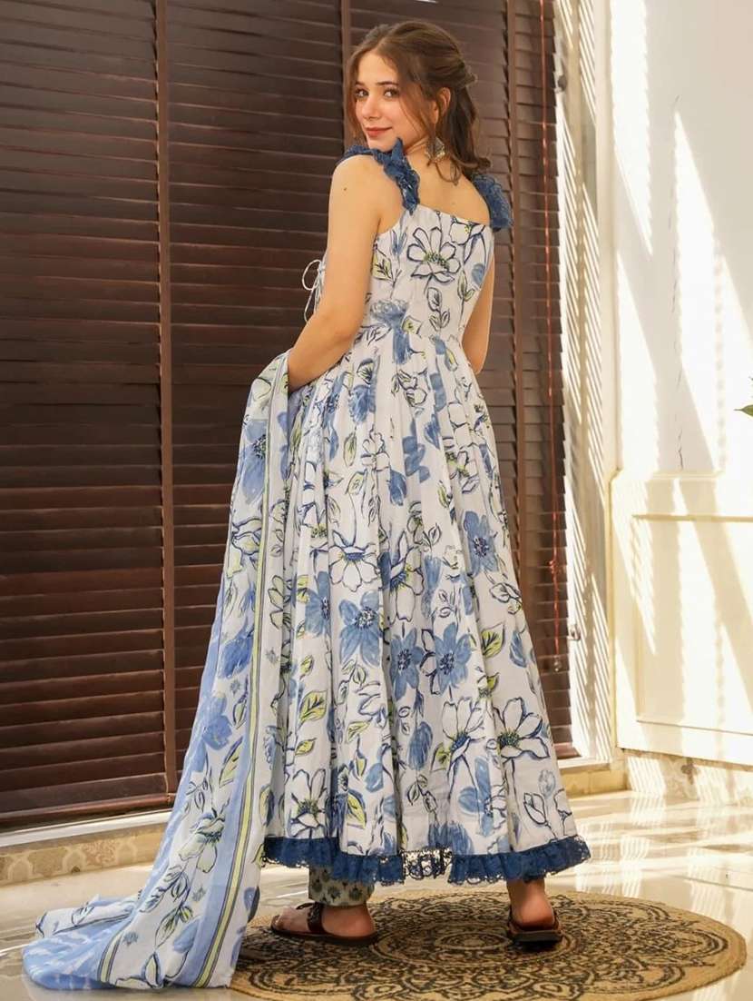 women floral sleeveless kurta pant with dupatta set - 22057679 - Standard Image - 3