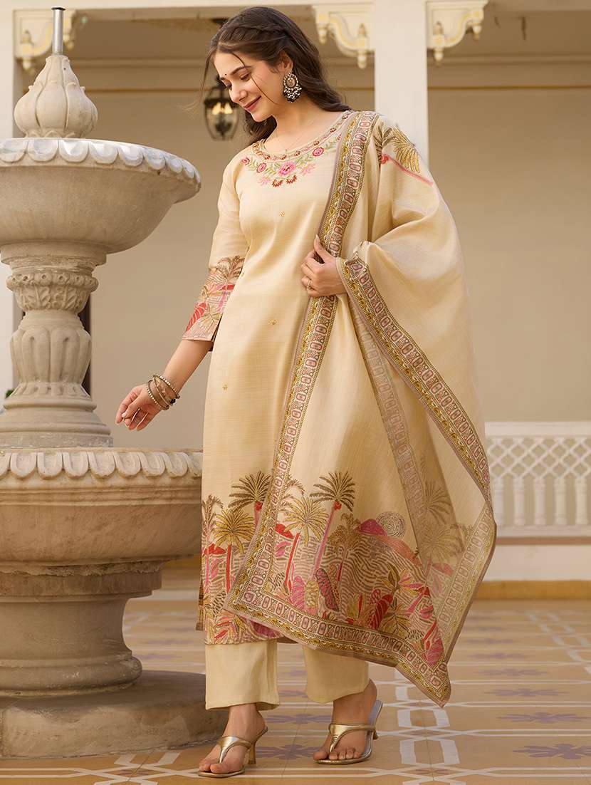 women three quarter sleeve kurta pant with dupatta set - 22057687 - Zoom Image - 0