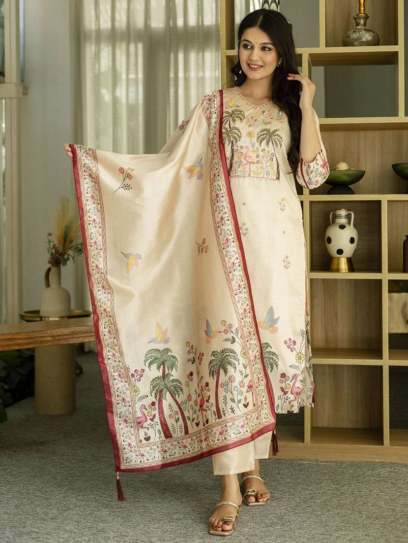women three quarter sleeve kurta pant with dupatta set - 22057690 - Zoom Image - 0