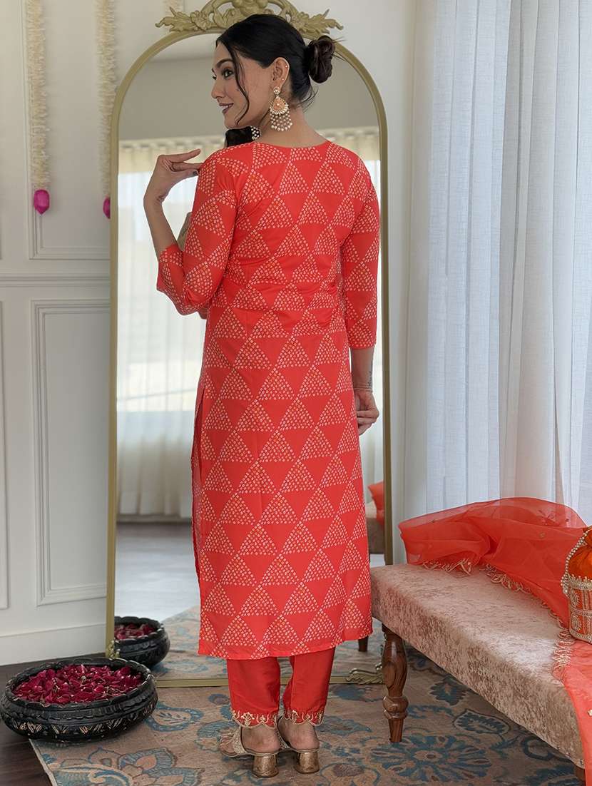 women three quarter sleeve kurta pant with dupatta set - 22057697 - Standard Image - 3