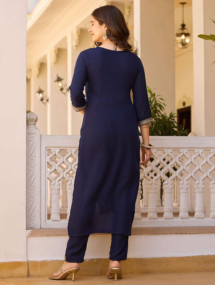 women three quarter sleeve kurta pant with dupatta set - 22057699 - Standard Image - 3