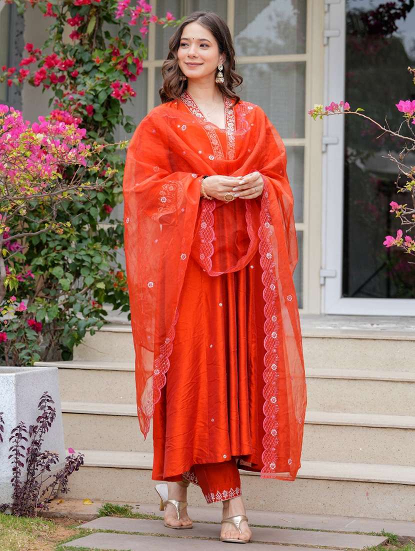 women three quarter sleeve kurta pant with dupatta set - 22057702 -  Zoom Image - 0